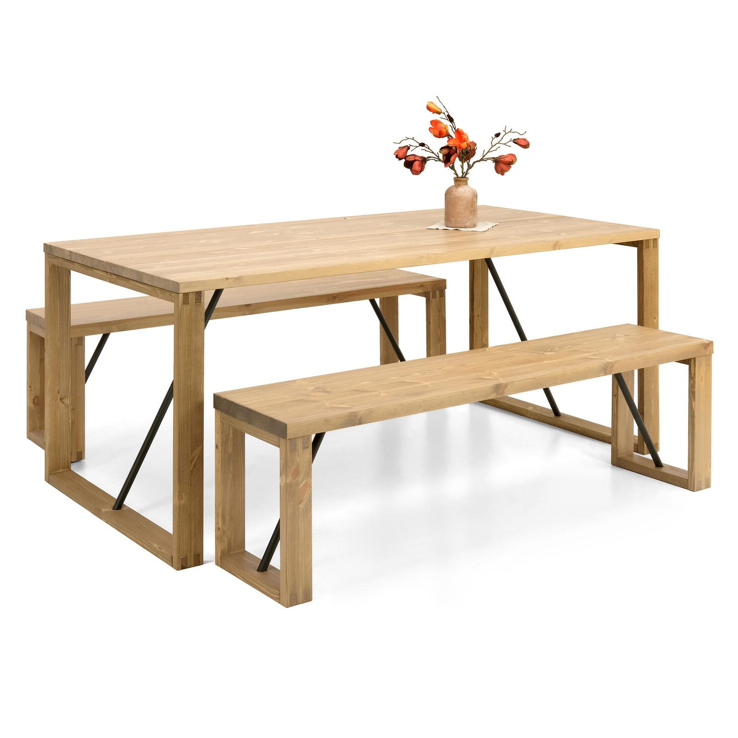 Edna ruokailuryhmä mäntykannella - Puujaloilla