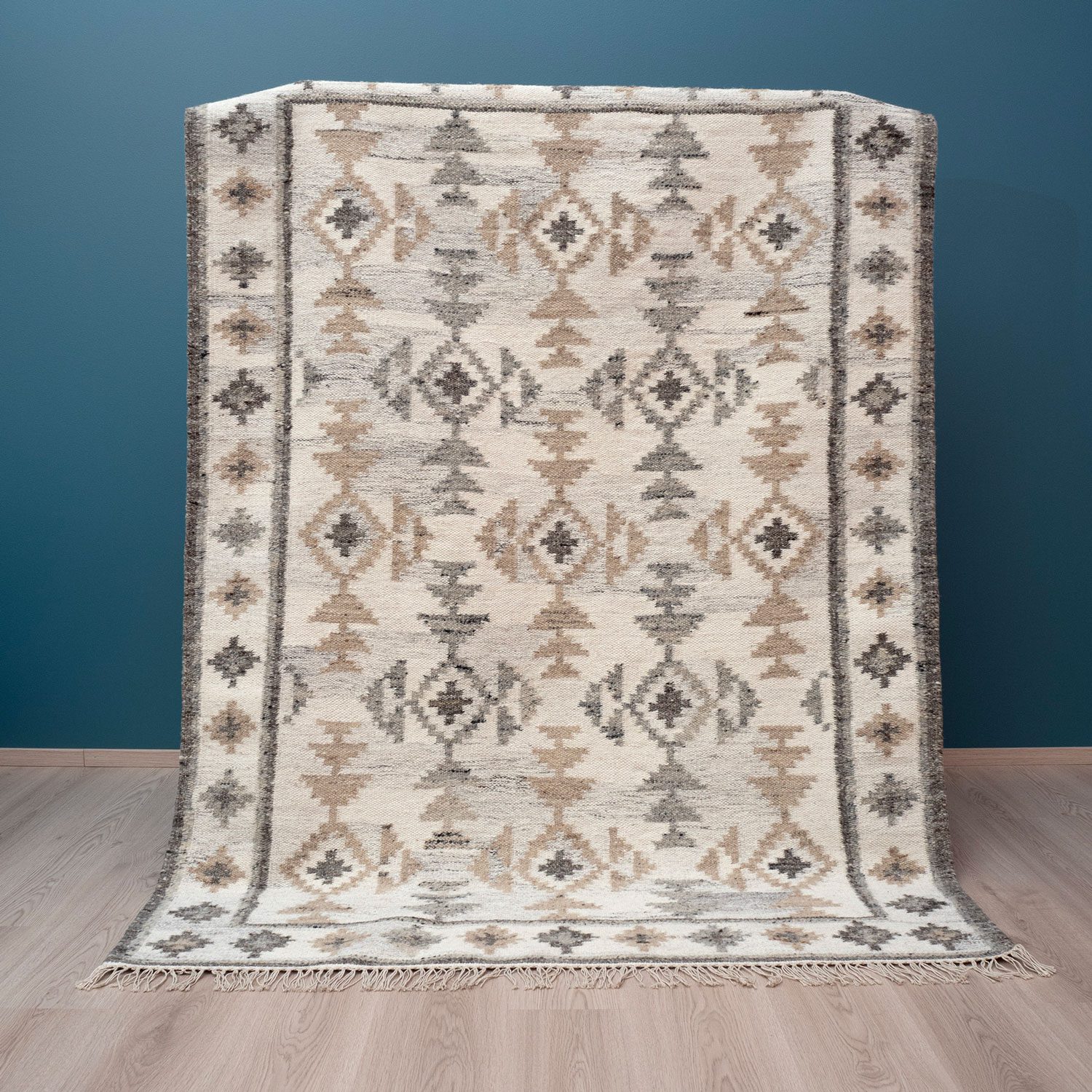 Yani -villamatto, useita kokoja