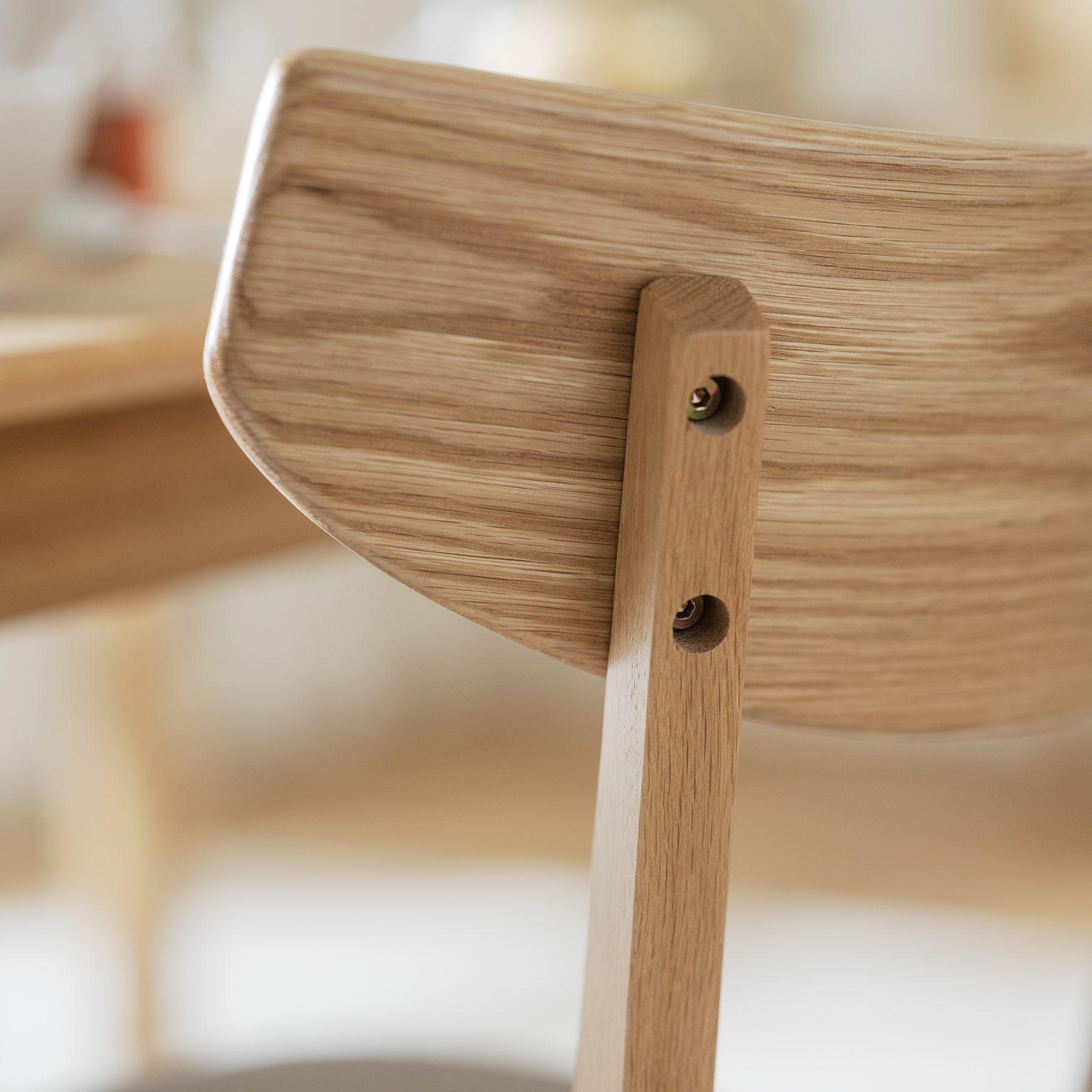 Ami -tuoli (lakattu tammi) - Image 18