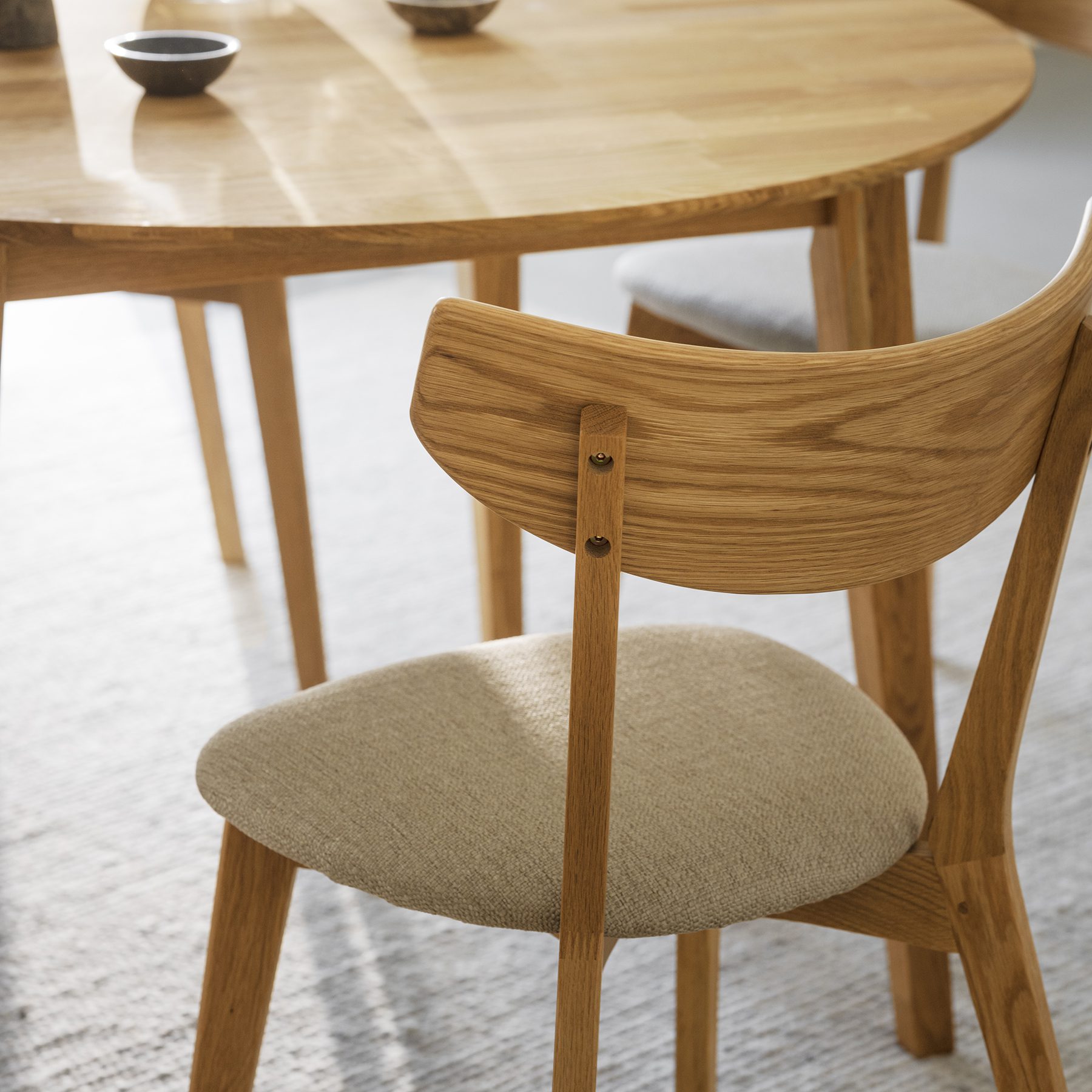 Ami -tuoli (lakattu tammi) - Image 16