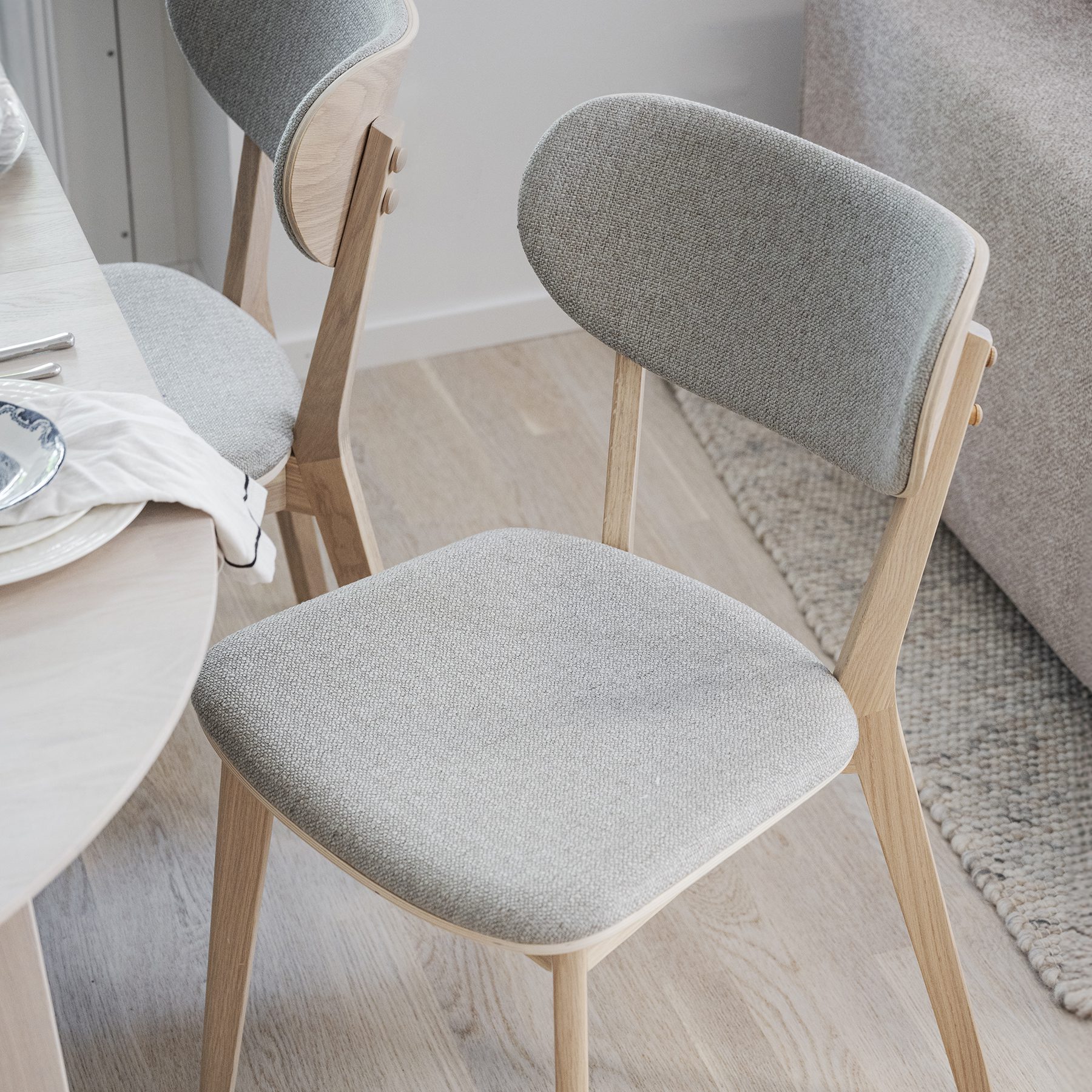 Kato tuoli - Valkolakattu - Image 18