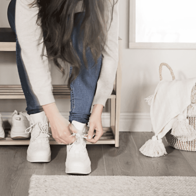 Kenkätelineet ja eteispenkit