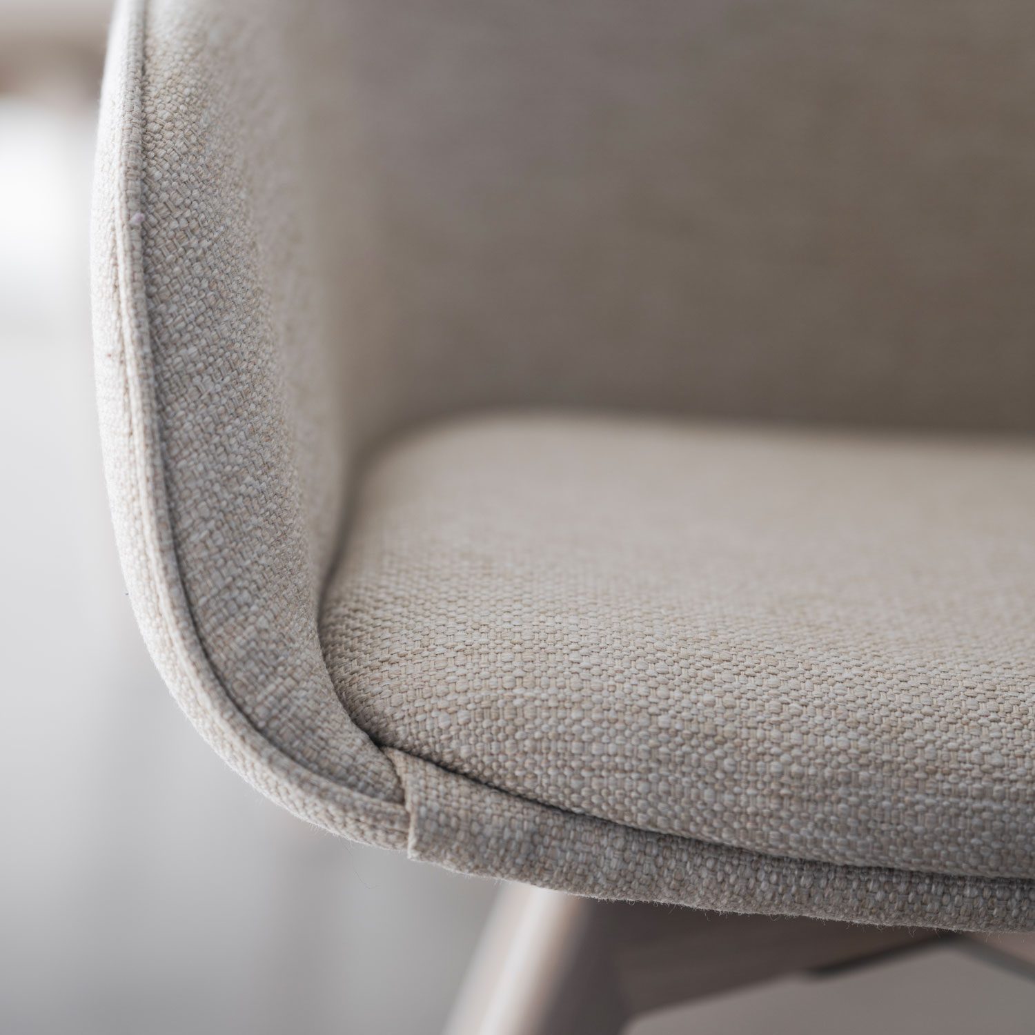 Alison -tuoli käsinojilla - Image 8