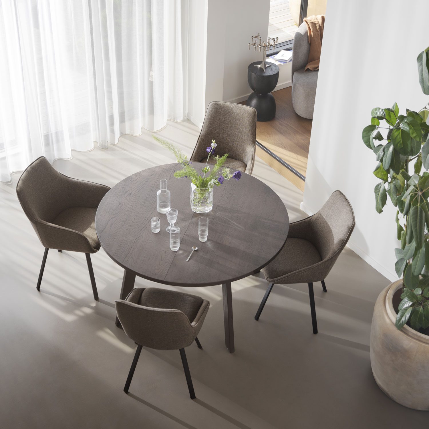 Alison -tuoli käsinojilla - Image 4