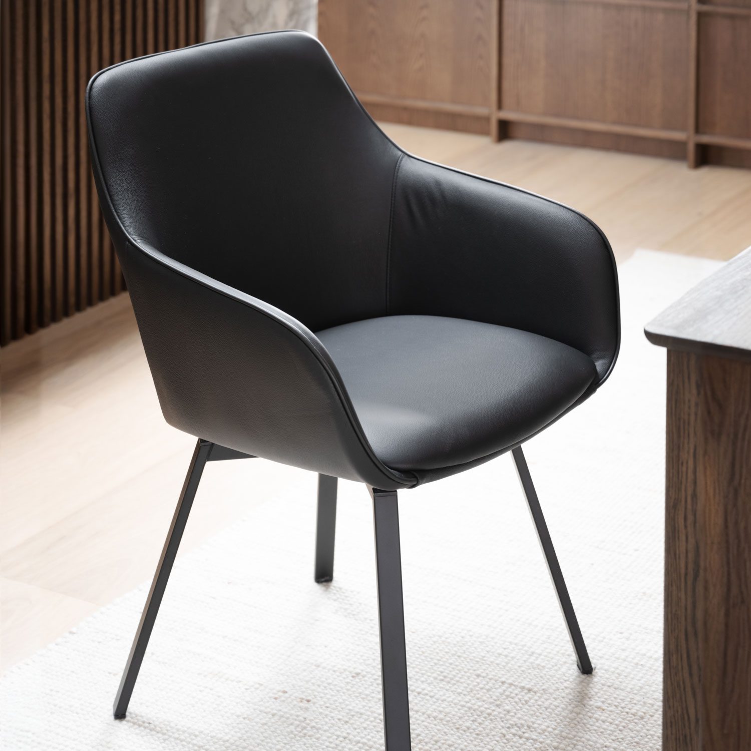 Alison -tuoli käsinojilla - Image 10