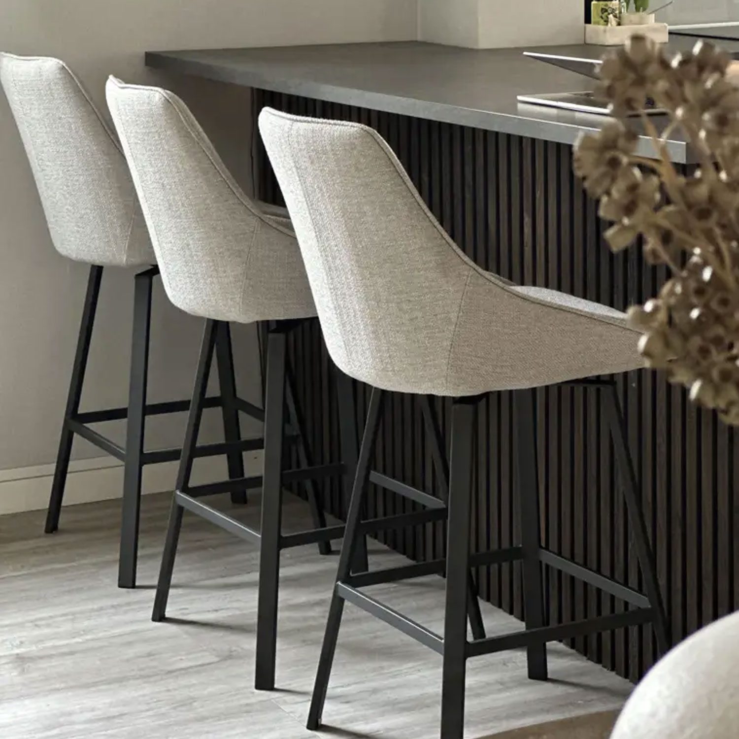 Alison baarituoli, kolme väriä - Image 2