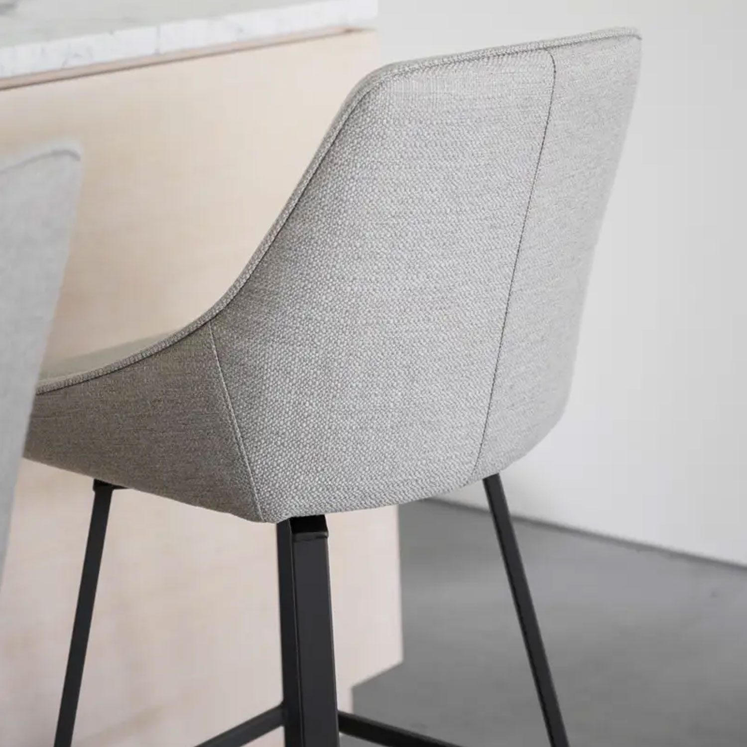 Alison baarituoli, kolme väriä - Image 5