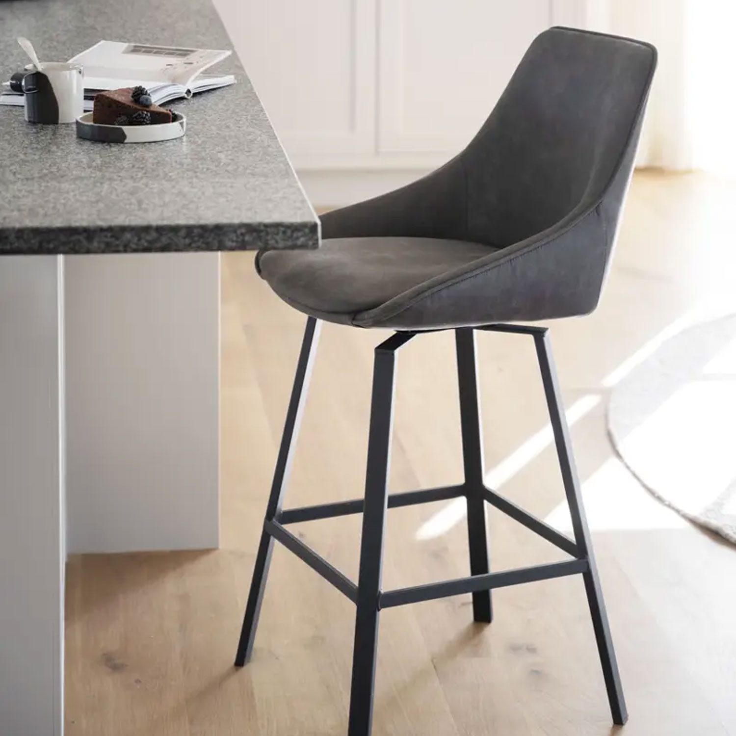 Alison baarituoli, kolme väriä - Image 7